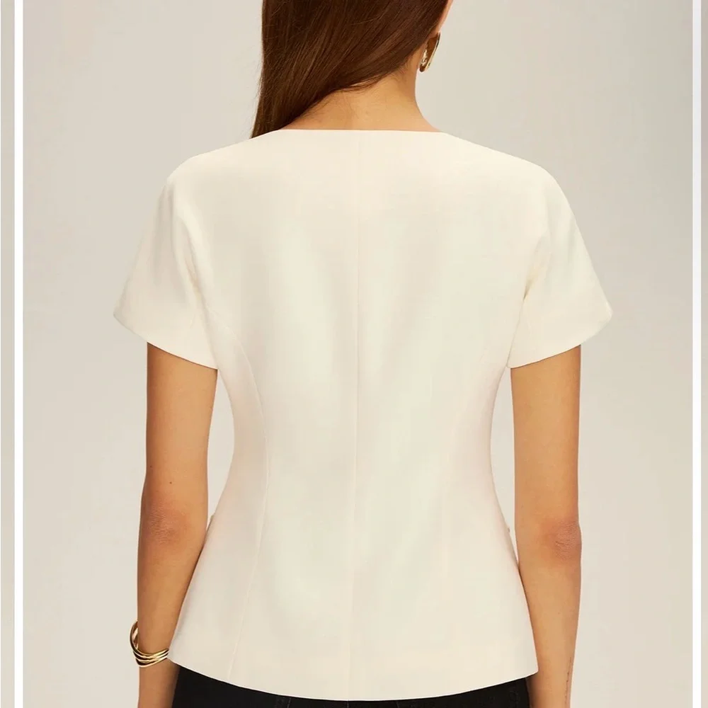 Commense Sophisticated White Short-Sleeve Blazer - Picture 3 of 5